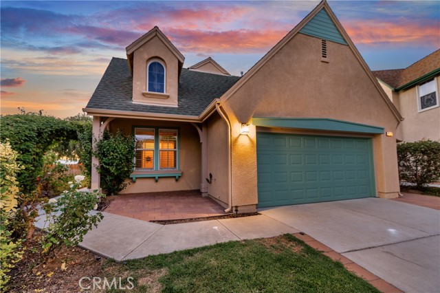 Detail Gallery Image 3 of 61 For 493 Poets Square, Fallbrook,  CA 92028 - 3 Beds | 2/1 Baths