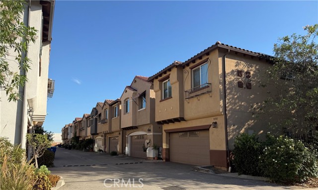 10349 Diamond Way, Los Angeles, CA 91331