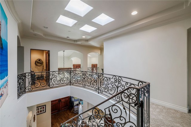 Detail Gallery Image 10 of 20 For 2403 Alvord, Redondo Beach,  CA 90278 - 5 Beds | 5 Baths