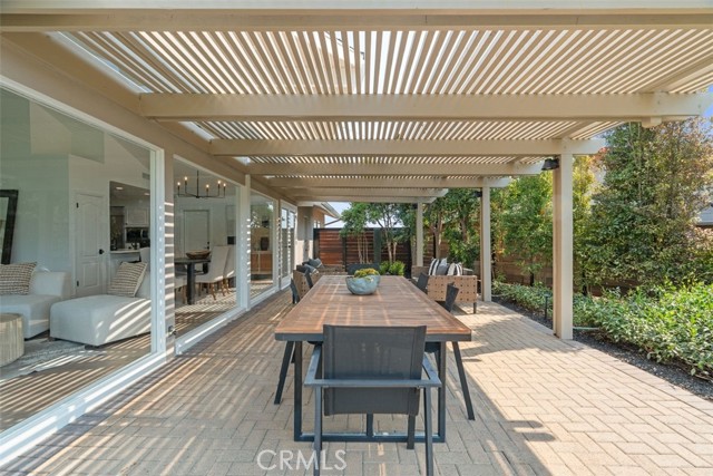 1056 Madison Place, Laguna Beach CA: https://media.crmls.org/medias/0535404e-46b0-4ac0-adac-1ee6d92fa7c9.jpg