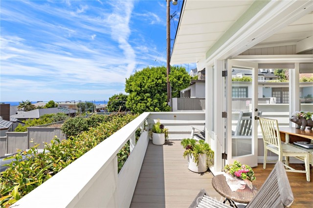 Detail Gallery Image 11 of 36 For 31674 Seacove Dr, Laguna Beach,  CA 92651 - 3 Beds | 2 Baths