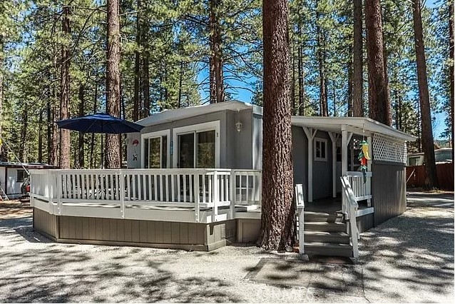 Detail Gallery Image 1 of 1 For 41150 Lahontan Dr #F-7,  Big Bear Lake,  CA 92315 - 3 Beds | 1/1 Baths
