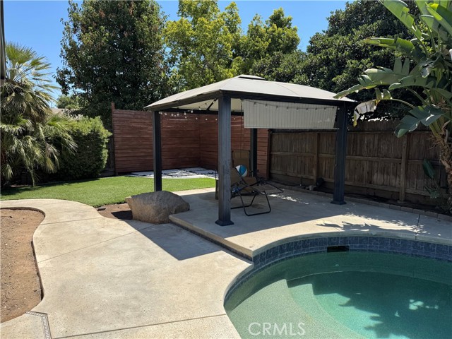 Detail Gallery Image 7 of 10 For 2974 Twain Ave, Clovis,  CA 93611 - 3 Beds | 2/1 Baths