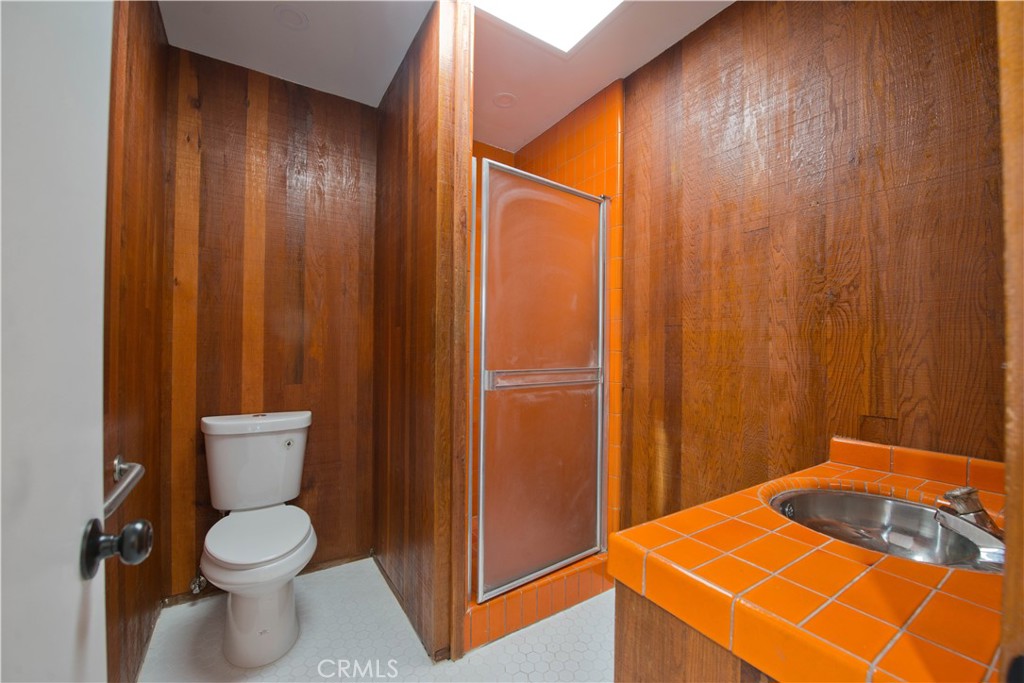 https://media.crmls.org/medias/0538de7e-df3c-4d2a-bf56-344628066e4b.jpg?preset=X-Large