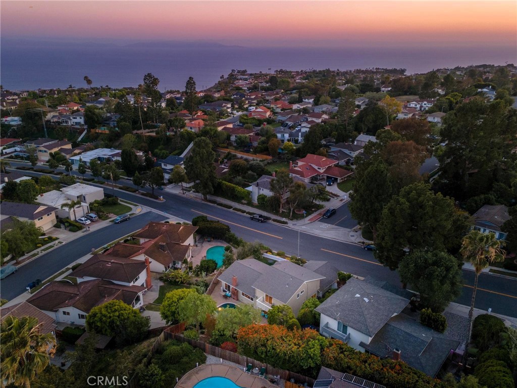 https://media.crmls.org/medias/05396fc6-4c62-4315-8c60-160d5d72929c.jpg?preset=X-Large