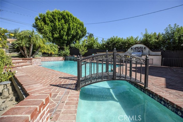 1640 Ard Eevin Avenue, Glendale CA: https://media.crmls.org/medias/053a1c43-20a1-4c15-b025-cfe1c5b9d16b.jpg