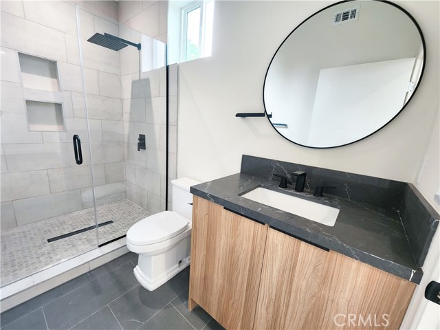 Detail Gallery Image 7 of 12 For 11257 Tiara St #1/2,  North Hollywood,  CA 91601 - 4 Beds | 3/1 Baths