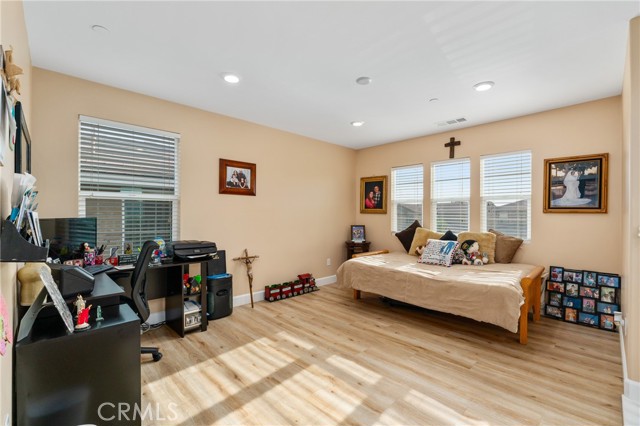 8011 Sea Salt Avenue, Fontana CA: https://media.crmls.org/medias/053c39fe-cc8f-403e-9c49-4436975193b5.jpg