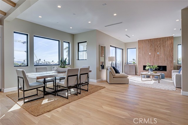 641 S Gertruda Avenue, Redondo Beach CA: https://media.crmls.org/medias/053ce576-b638-473d-a1e4-64e8bc500481.jpg