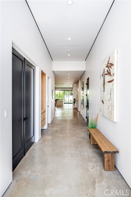 Detail Gallery Image 8 of 47 For 4734 Tobias Ave, Sherman Oaks,  CA 91403 - 4 Beds | 4/1 Baths