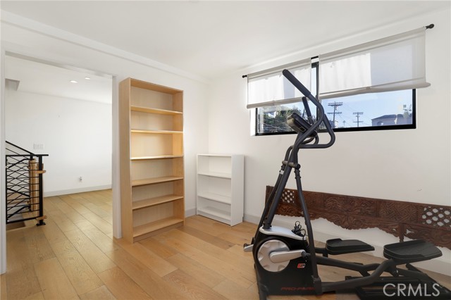 Detail Gallery Image 25 of 46 For 2400 Glendale Ct, Los Angeles,  CA 90039 - 3 Beds | 3 Baths