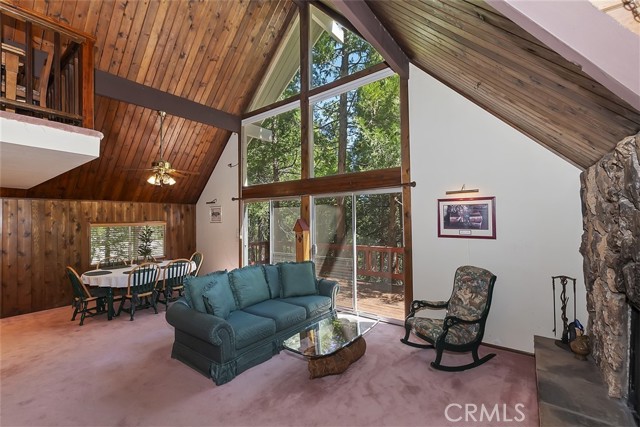 Detail Gallery Image 4 of 40 For 781 Nadelhorn Dr, Lake Arrowhead,  CA 92352 - 4 Beds | 2 Baths