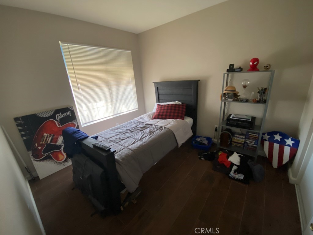 https://media.crmls.org/medias/053db13d-fcea-438f-899f-ad0dfe860ca4.jpg?preset=X-Large