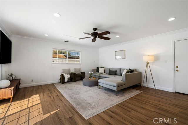 3763 Hackett Avenue photo 14