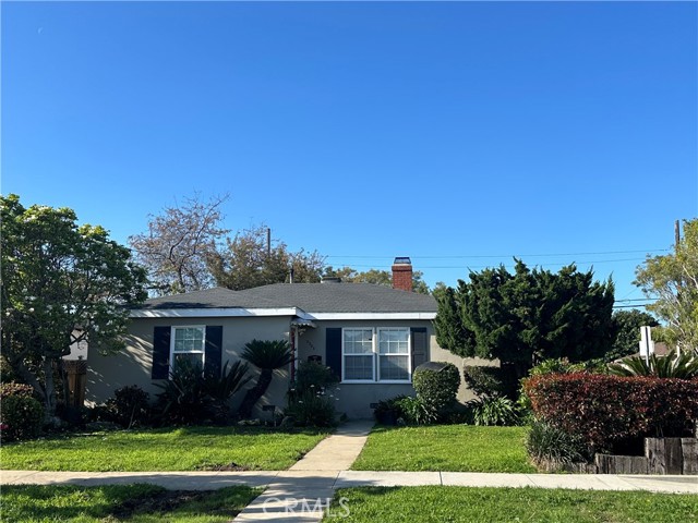 2303 Amherst Avenue, Los Angeles CA: https://media.crmls.org/medias/053e4073-b08f-4087-b225-d3e186405fd8.jpg
