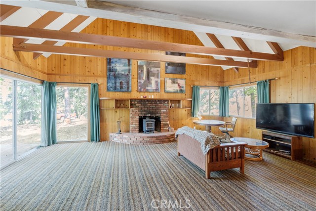 Detail Gallery Image 8 of 30 For 30687 Ferndale Dr, Running Springs,  CA 92382 - 2 Beds | 2 Baths