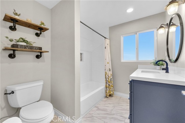 Detail Gallery Image 13 of 40 For 24517 Adams Ave, Murrieta,  CA 92562 - 5 Beds | 3/1 Baths