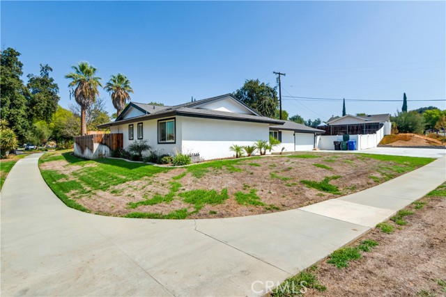 Detail Gallery Image 2 of 18 For 5950 Bond St, Riverside,  CA 92506 - 4 Beds | 2 Baths