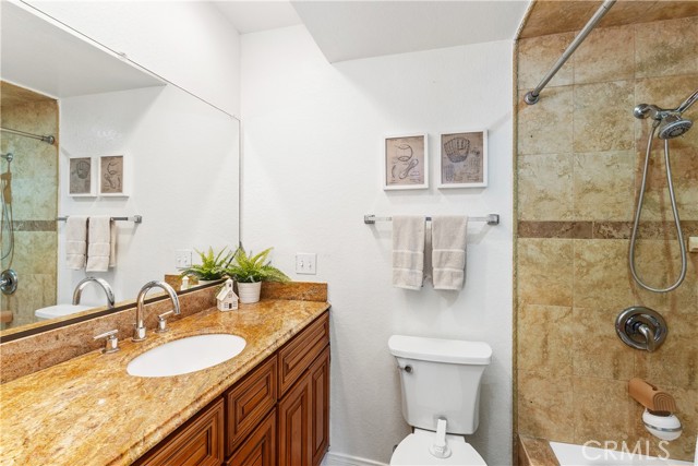 Detail Gallery Image 12 of 21 For 924 Hyde Ct, Costa Mesa,  CA 92626 - 2 Beds | 3 Baths