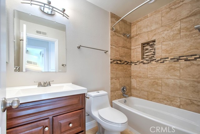 Detail Gallery Image 25 of 38 For 22901 Leo Ln, Lake Forest,  CA 92630 - 4 Beds | 2/1 Baths
