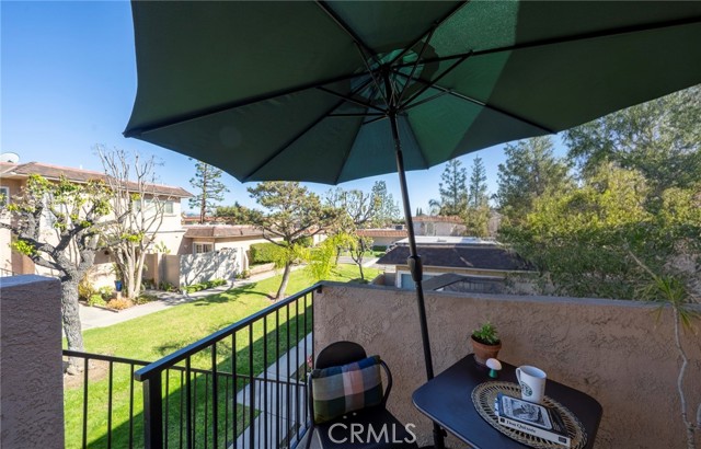 Detail Gallery Image 8 of 38 For 955 Las Lomas Dr #D,  La Habra,  CA 90631 - 3 Beds | 1/1 Baths