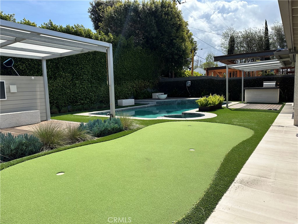 https://media.crmls.org/medias/05416d11-95b6-47bb-b6b9-788f172f7ee8.jpg?preset=X-Large
