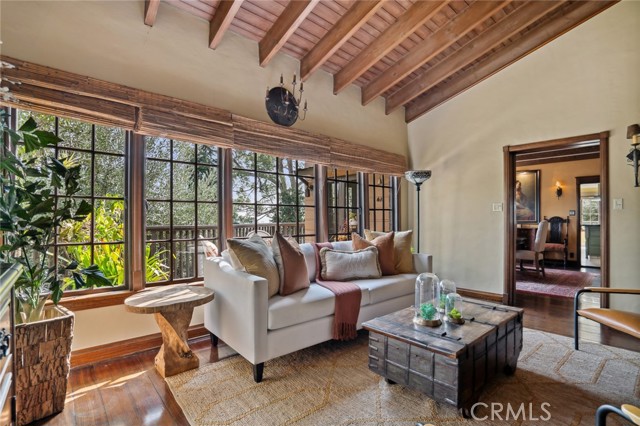 Detail Gallery Image 15 of 74 For 1020 Hillcroft Rd, Glendale,  CA 91207 - 6 Beds | 4/2 Baths