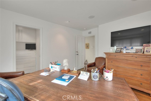 Detail Gallery Image 41 of 59 For 5590 E the Toledo, Long Beach,  CA 90803 - 4 Beds | 4 Baths