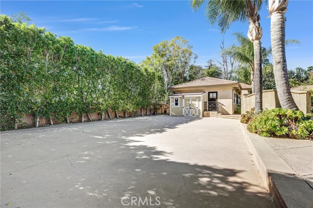 Detail Gallery Image 12 of 17 For 19394 Halsted St, Northridge,  CA 91324 - 2 Beds | 2 Baths