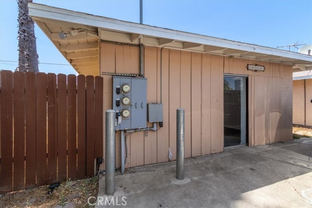 18713 Vanowen Street, Reseda CA: https://media.crmls.org/medias/0542e671-7613-48e2-b526-d8d814b0309a.jpg