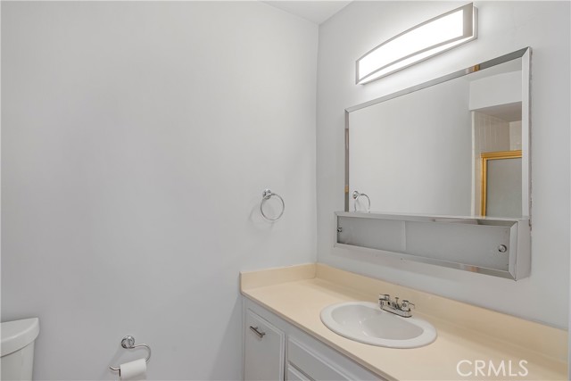 5429 Newcastle Avenue, Encino CA: https://media.crmls.org/medias/0542f132-3054-4d13-8900-a4b05bd7ecb9.jpg