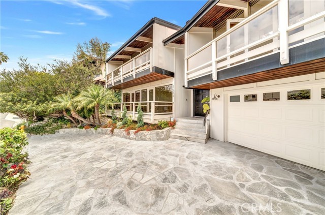 Detail Gallery Image 3 of 28 For 1961 San Remo Dr, Laguna Beach,  CA 92651 - 3 Beds | 2/1 Baths