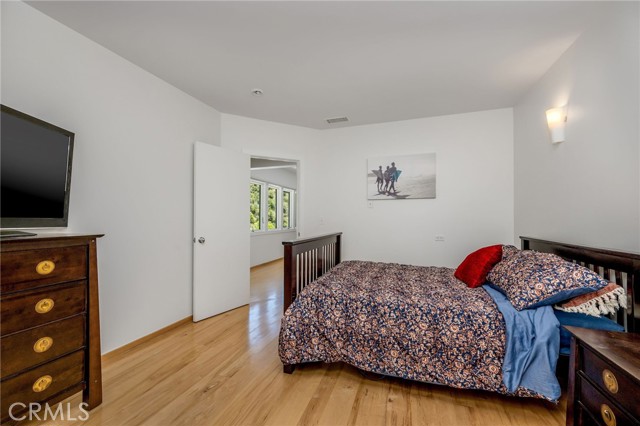 426 Nyes Place, Laguna Beach CA: https://media.crmls.org/medias/0543e870-a977-4274-ad5e-08896315aa47.jpg