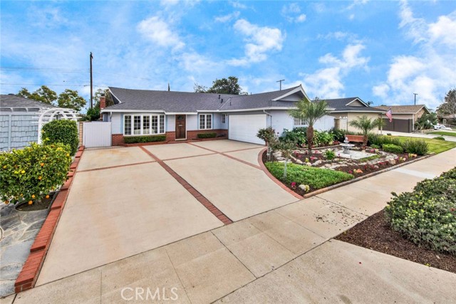 Detail Gallery Image 1 of 1 For 2838 E Orange Grove Ave, Orange,  CA 92867 - 4 Beds | 2 Baths