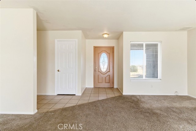 6895 Coyote Rd, Phelan CA: https://media.crmls.org/medias/0544b021-b545-4a8c-b635-1d58cfda06bc.jpg