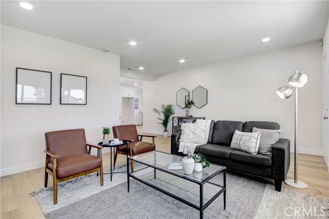 Detail Gallery Image 5 of 21 For 6236 Downey St, Jurupa Valley,  CA 92509 - 3 Beds | 1 Baths