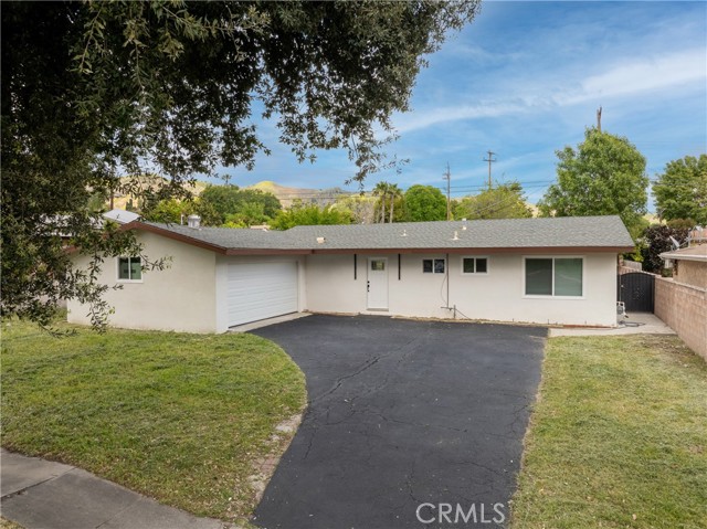 Detail Gallery Image 1 of 20 For 11508 Vanport Ave, Sylmar,  CA 91342 - 3 Beds | 2 Baths