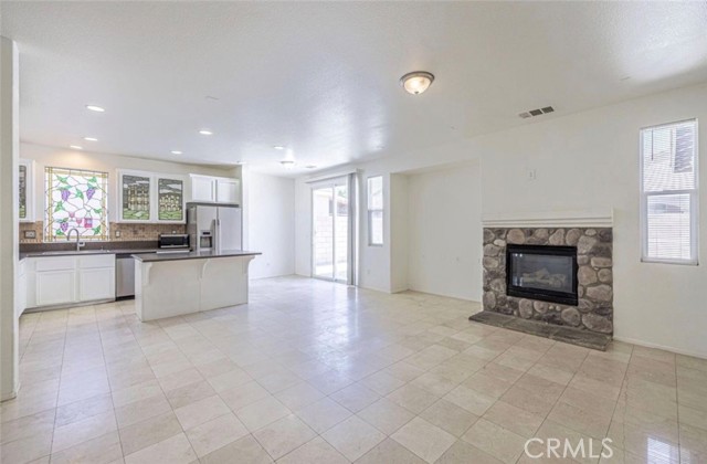 Detail Gallery Image 7 of 18 For 43839 58th, Lancaster,  CA 93536 - 4 Beds | 3 Baths