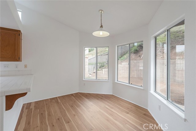 29608 Bright Spot Road, Highland CA: https://media.crmls.org/medias/0545fb0a-bb5e-441e-9be2-a39e8c478a25.jpg