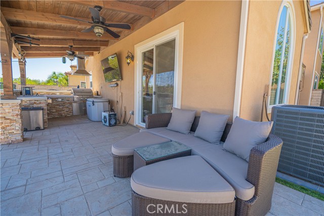 25351 Playa Serena Drive, Valencia CA: https://media.crmls.org/medias/0546b73f-a434-463b-9d41-f8ce90fc7100.jpg