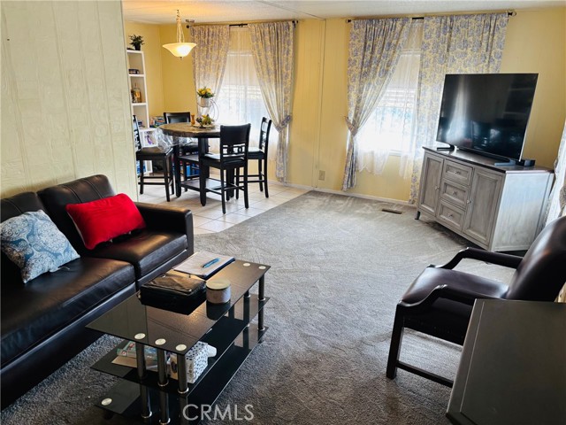 Detail Gallery Image 4 of 17 For 13393 Mariposa Rd #115,  Victorville,  CA 92395 - 2 Beds | 2 Baths