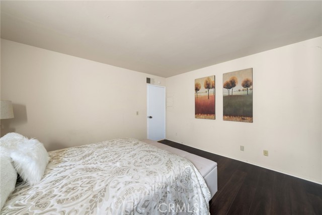 The downstairs guest bedroom has no stairs to get to it or the kitchen and bathroom - perfect for any guests who can't do stairs!