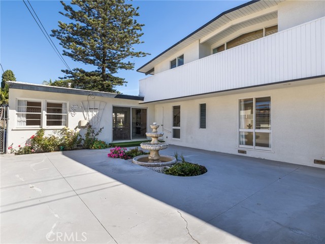 1326 Voorhees Avenue, Manhattan Beach, California 90266, 5 Bedrooms Bedrooms, ,3 BathroomsBathrooms,Residential,Sold,Voorhees,SB22210672