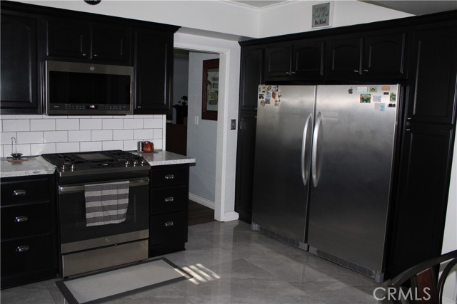 Detail Gallery Image 11 of 40 For 312 W I, Ontario,  CA 91762 - 3 Beds | 2/1 Baths