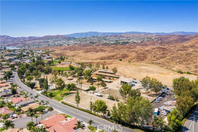 30571 Longhorn Drive, Canyon Lake CA: https://media.crmls.org/medias/054754ce-b0dd-4e99-accf-cf1cd3cf44b7.jpg