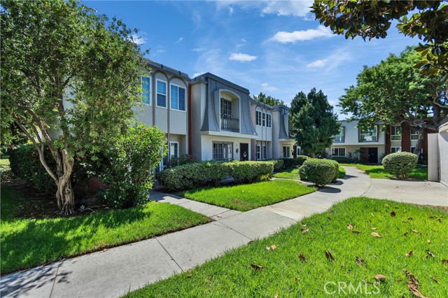 1800 W Gramercy Avenue, Anaheim CA: https://media.crmls.org/medias/05479305-4d41-4dc6-a747-4ed8b16016fc.jpg