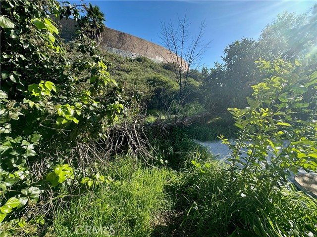 Detail Gallery Image 4 of 20 For 14662 Maclay, –,  CA 91345 - 4 Beds | 2 Baths