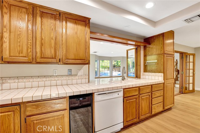 10938 Remmet Avenue, Chatsworth CA: https://media.crmls.org/medias/0548b8db-46df-48ca-97d9-e8120cd20a8c.jpg