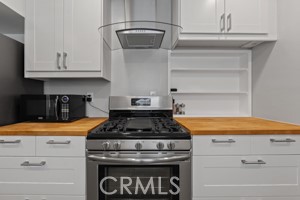 https://media.crmls.org/medias/0549bb19-5021-4fb8-8948-5116c0ed3825.jpg?preset=X-Large