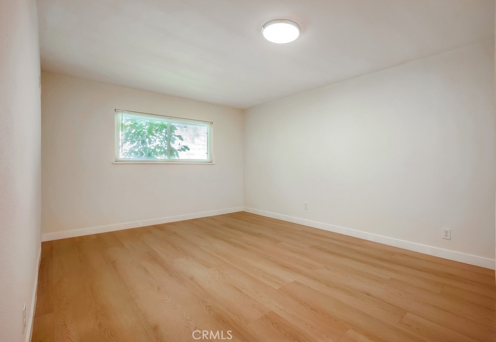 https://media.crmls.org/medias/0549e322-0709-440e-ba0a-b436eeb89012.jpg?preset=X-Large
